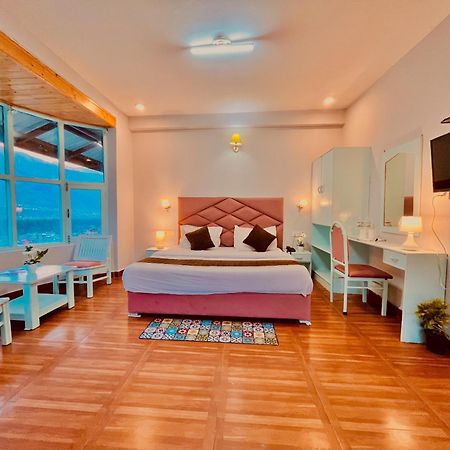 Hadimba Hill View By Hadimba Palace, Manali - Premium Room ! Family Hotel ! Parking ! Near Hadimba Temple المظهر الخارجي الصورة