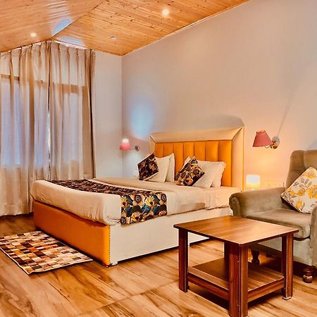 Hadimba Hill View By Hadimba Palace, Manali - Premium Room ! Family Hotel ! Parking ! Near Hadimba Temple المظهر الخارجي الصورة