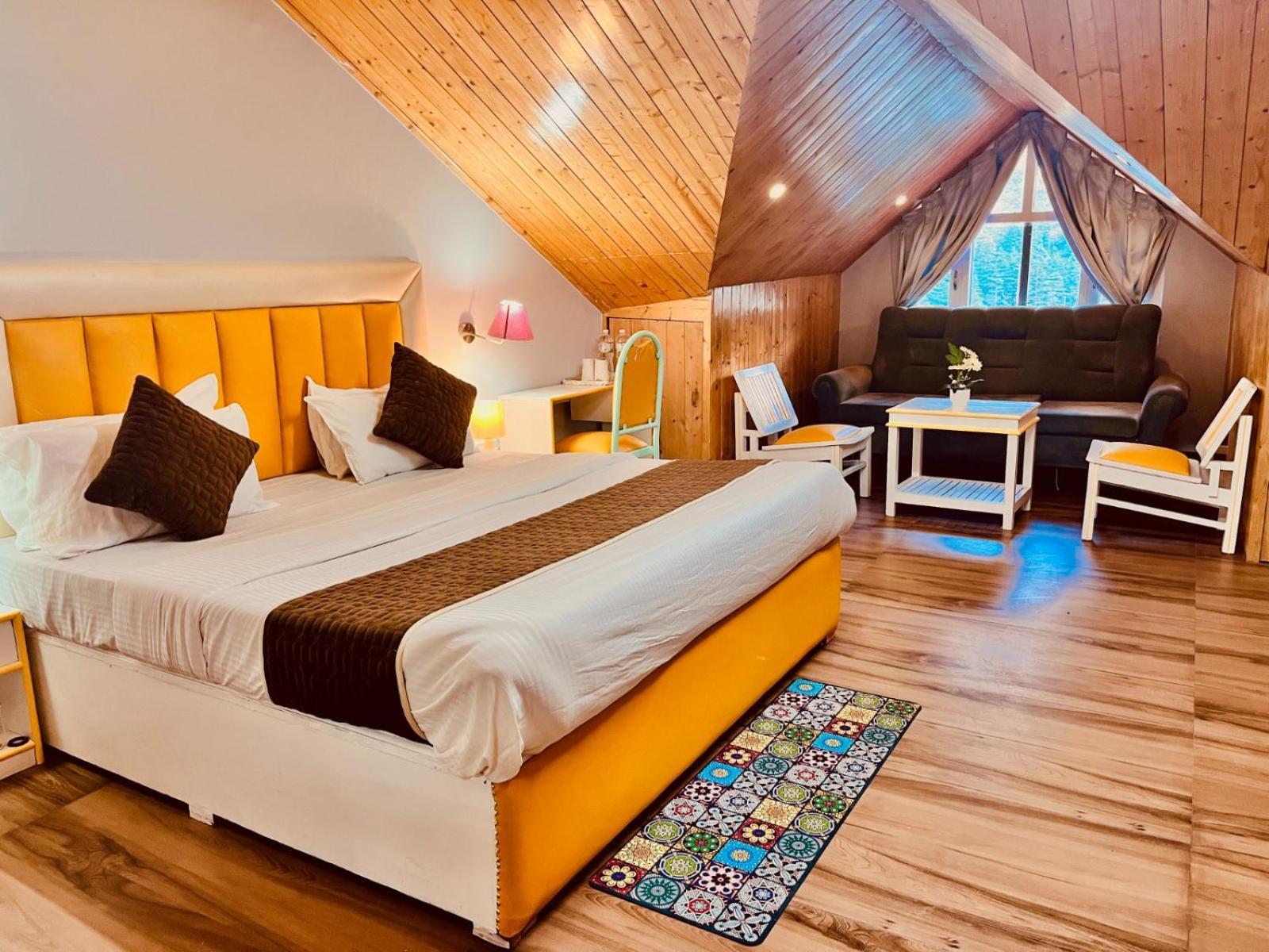 Hadimba Hill View By Hadimba Palace, Manali - Premium Room ! Family Hotel ! Parking ! Near Hadimba Temple المظهر الخارجي الصورة