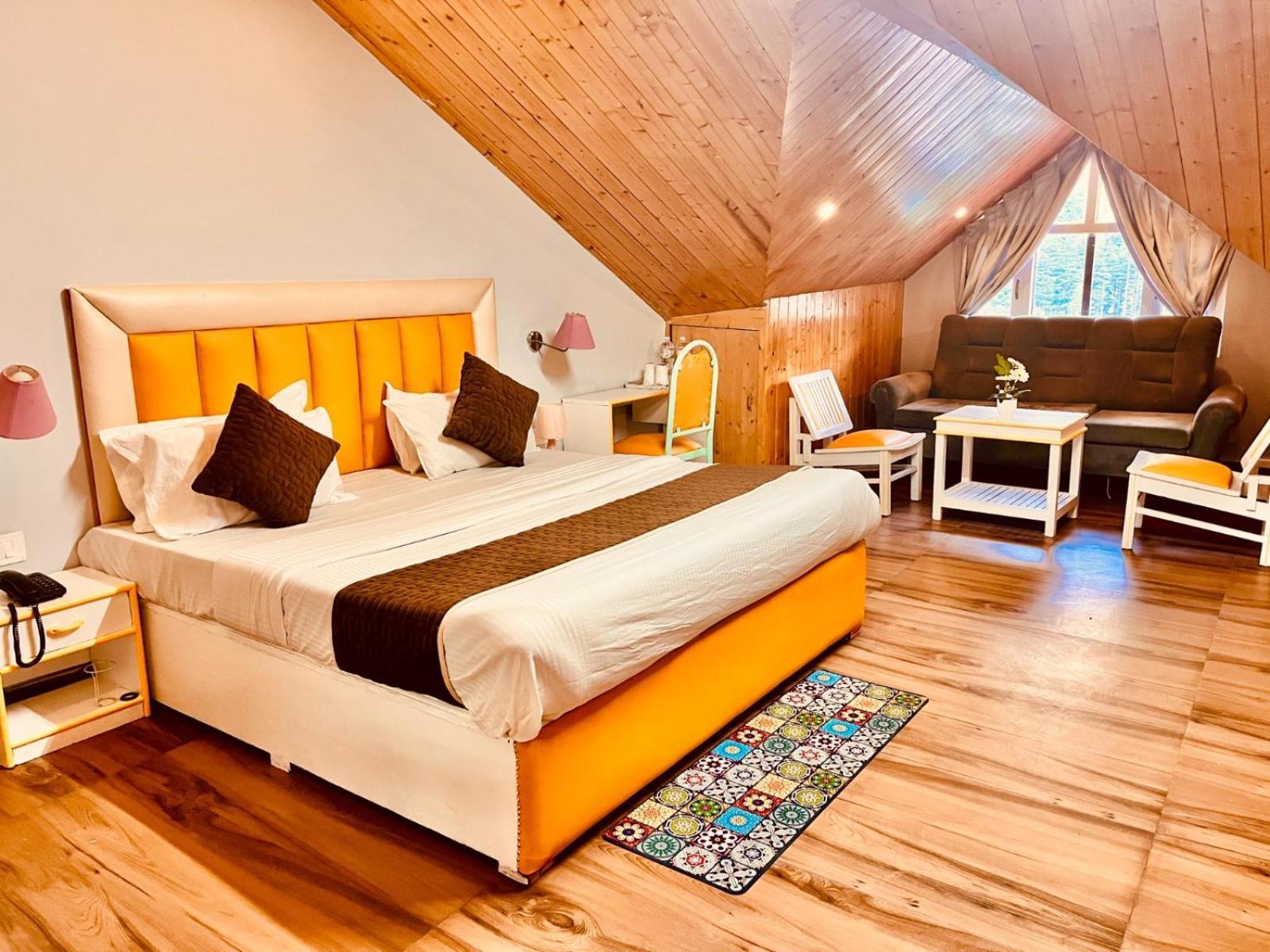 Hadimba Hill View By Hadimba Palace, Manali - Premium Room ! Family Hotel ! Parking ! Near Hadimba Temple المظهر الخارجي الصورة