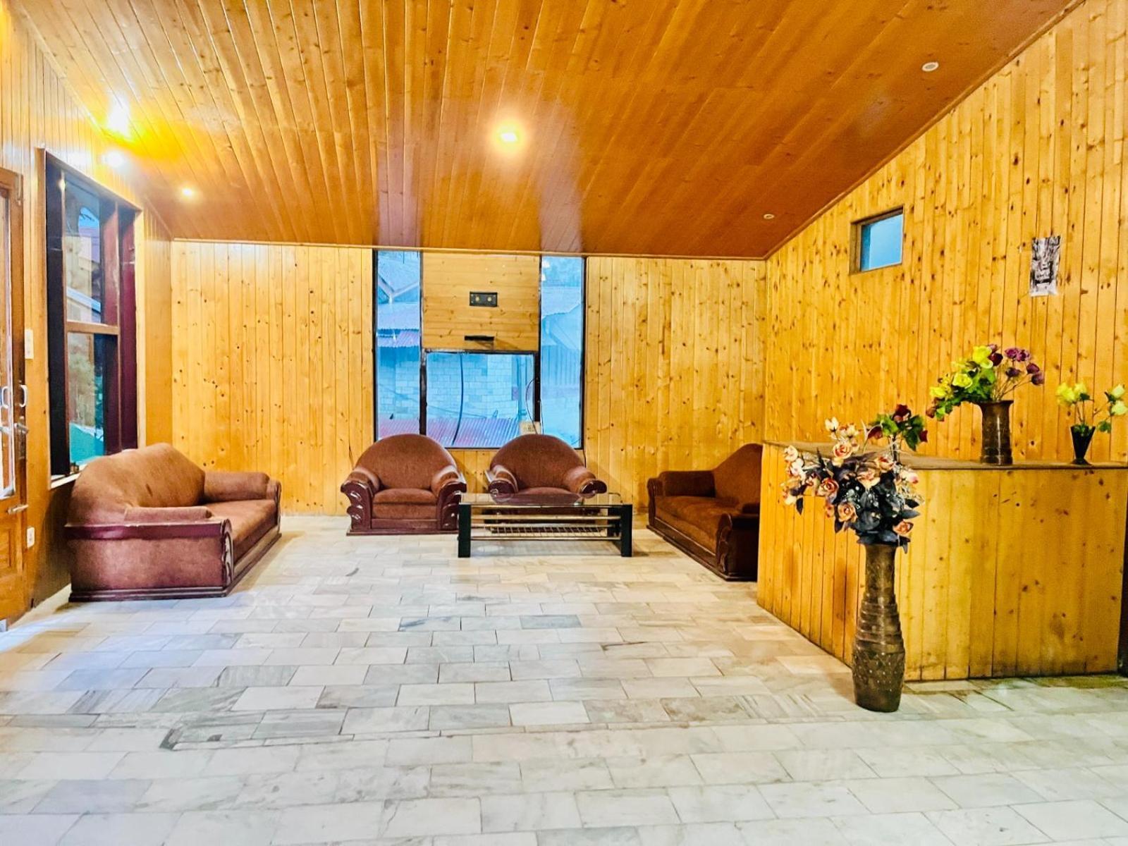Hadimba Hill View By Hadimba Palace, Manali - Premium Room ! Family Hotel ! Parking ! Near Hadimba Temple المظهر الخارجي الصورة