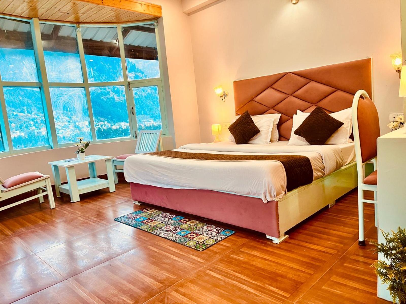 Hadimba Hill View By Hadimba Palace, Manali - Premium Room ! Family Hotel ! Parking ! Near Hadimba Temple المظهر الخارجي الصورة