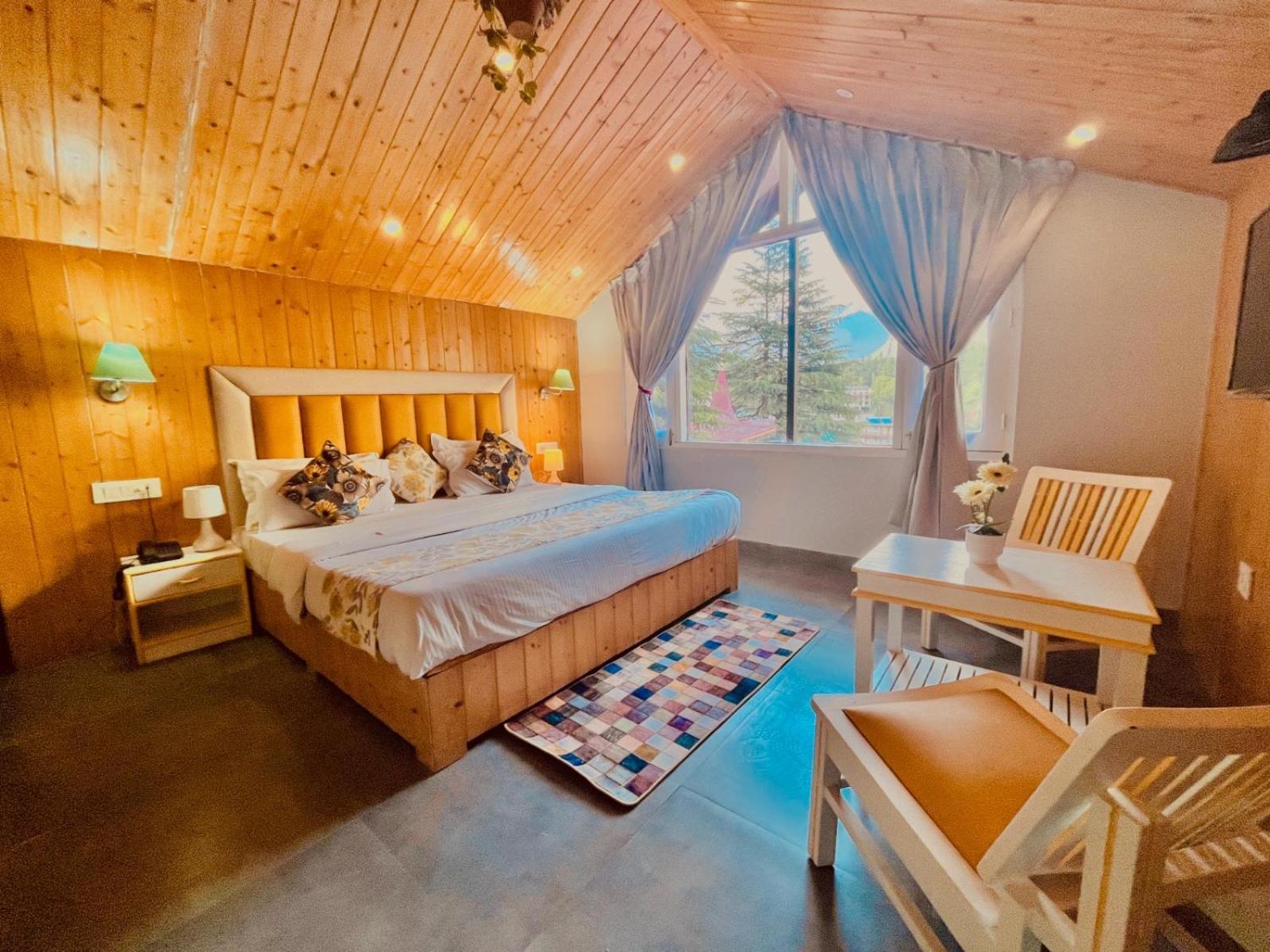 Hadimba Hill View By Hadimba Palace, Manali - Premium Room ! Family Hotel ! Parking ! Near Hadimba Temple المظهر الخارجي الصورة