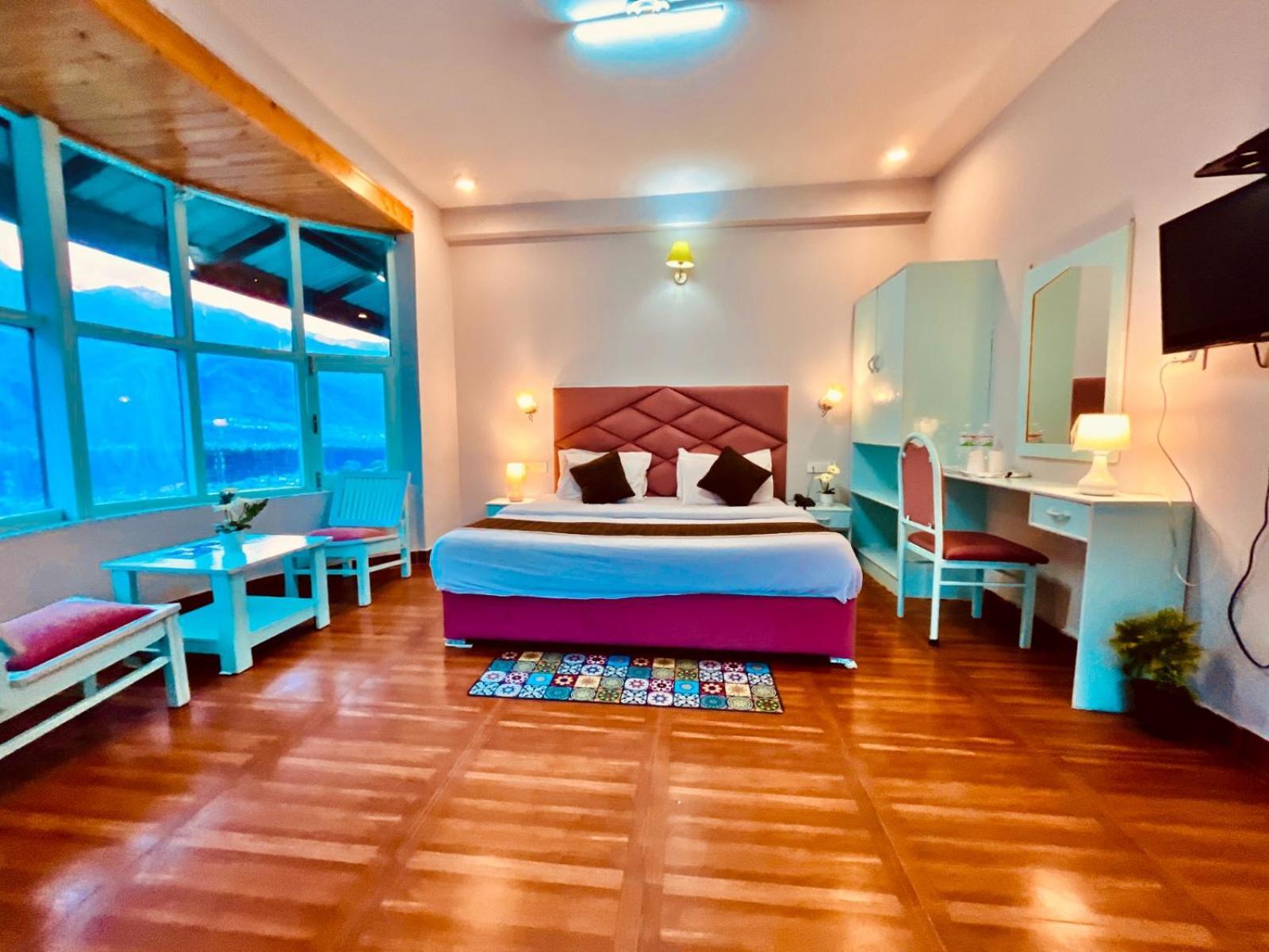 Hadimba Hill View By Hadimba Palace, Manali - Premium Room ! Family Hotel ! Parking ! Near Hadimba Temple المظهر الخارجي الصورة