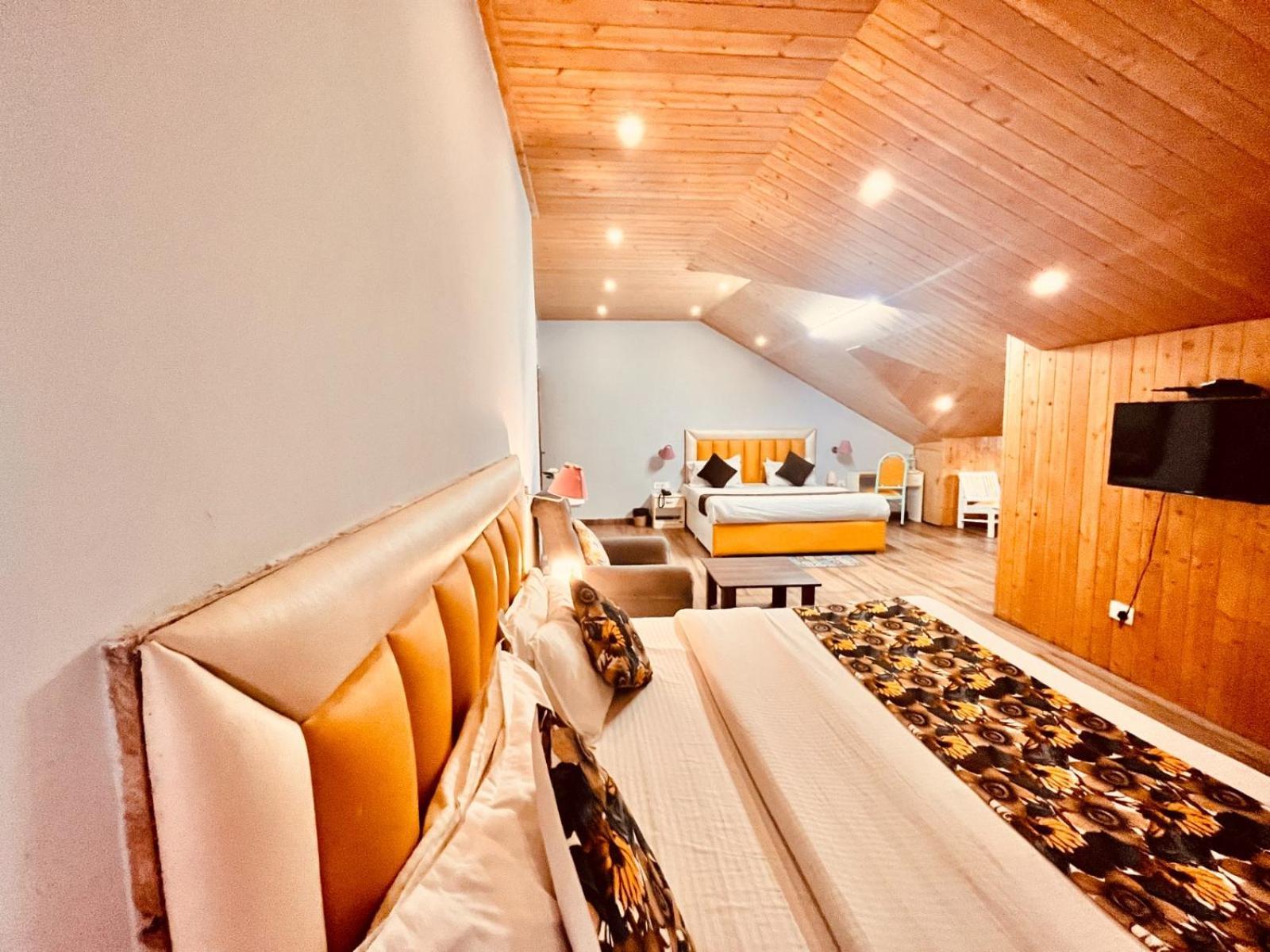 Hadimba Hill View By Hadimba Palace, Manali - Premium Room ! Family Hotel ! Parking ! Near Hadimba Temple المظهر الخارجي الصورة