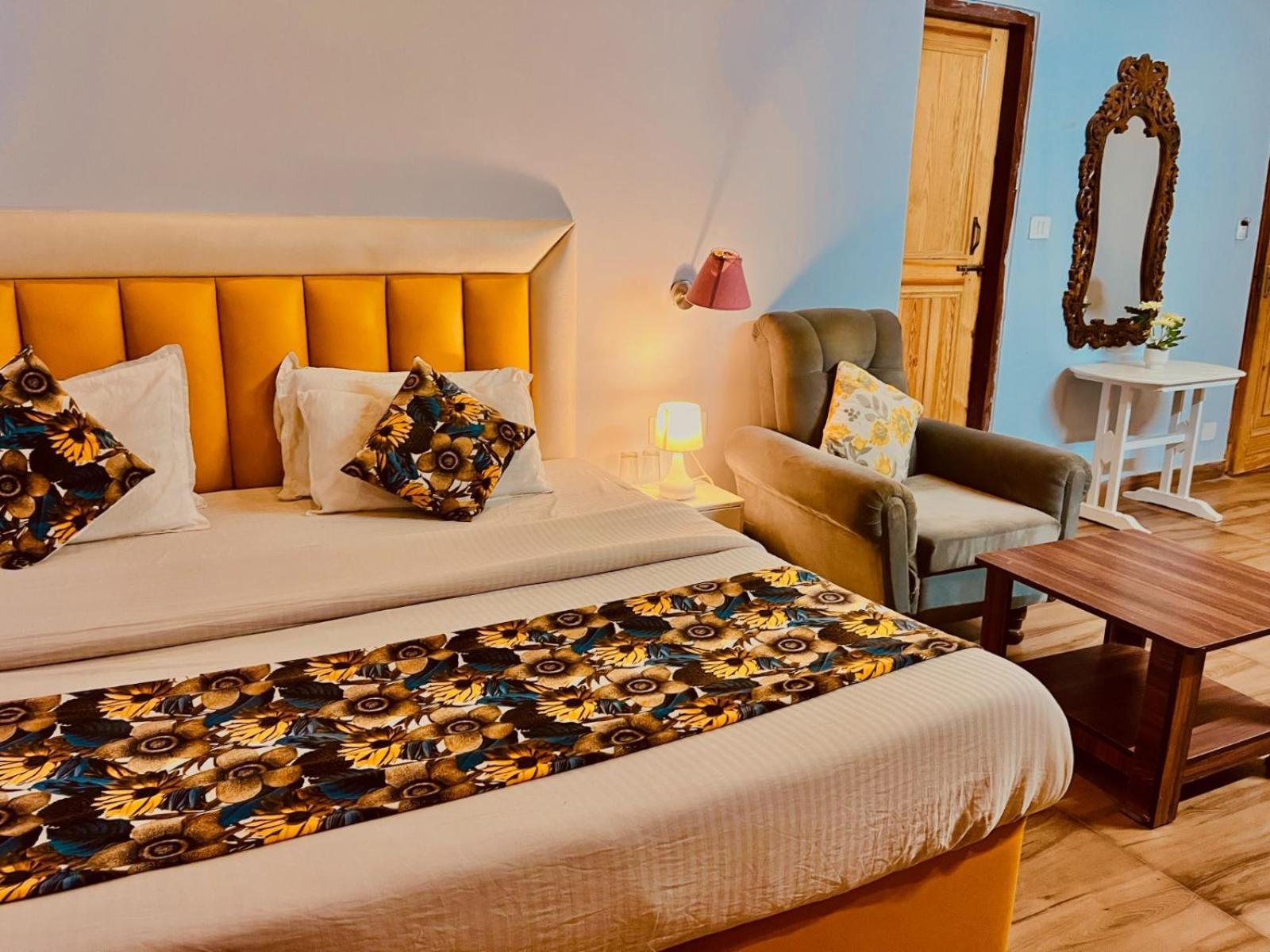 Hadimba Hill View By Hadimba Palace, Manali - Premium Room ! Family Hotel ! Parking ! Near Hadimba Temple المظهر الخارجي الصورة