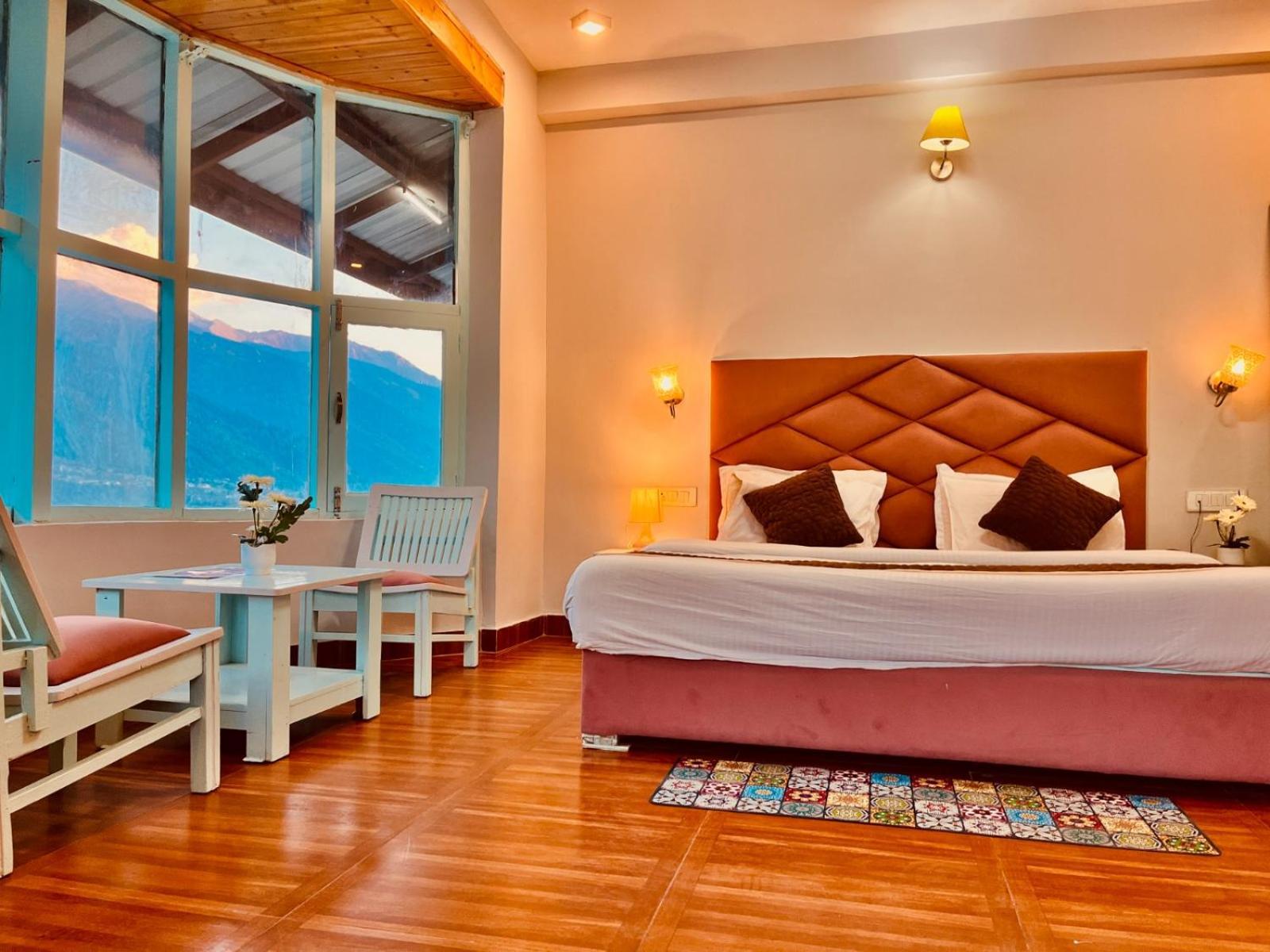 Hadimba Hill View By Hadimba Palace, Manali - Premium Room ! Family Hotel ! Parking ! Near Hadimba Temple المظهر الخارجي الصورة