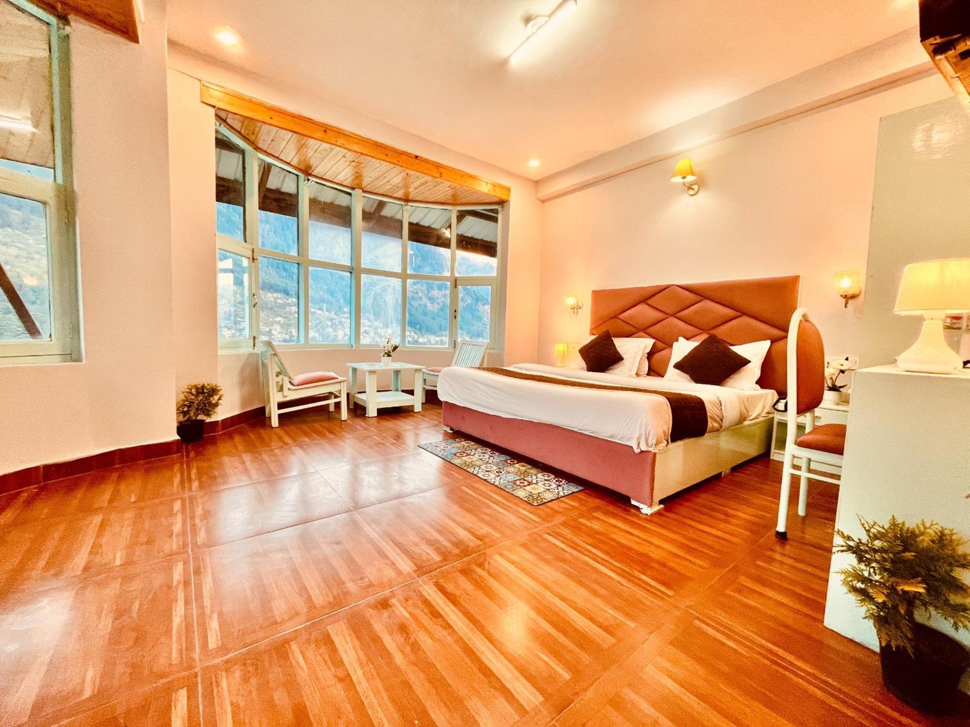 Hadimba Hill View By Hadimba Palace, Manali - Premium Room ! Family Hotel ! Parking ! Near Hadimba Temple المظهر الخارجي الصورة